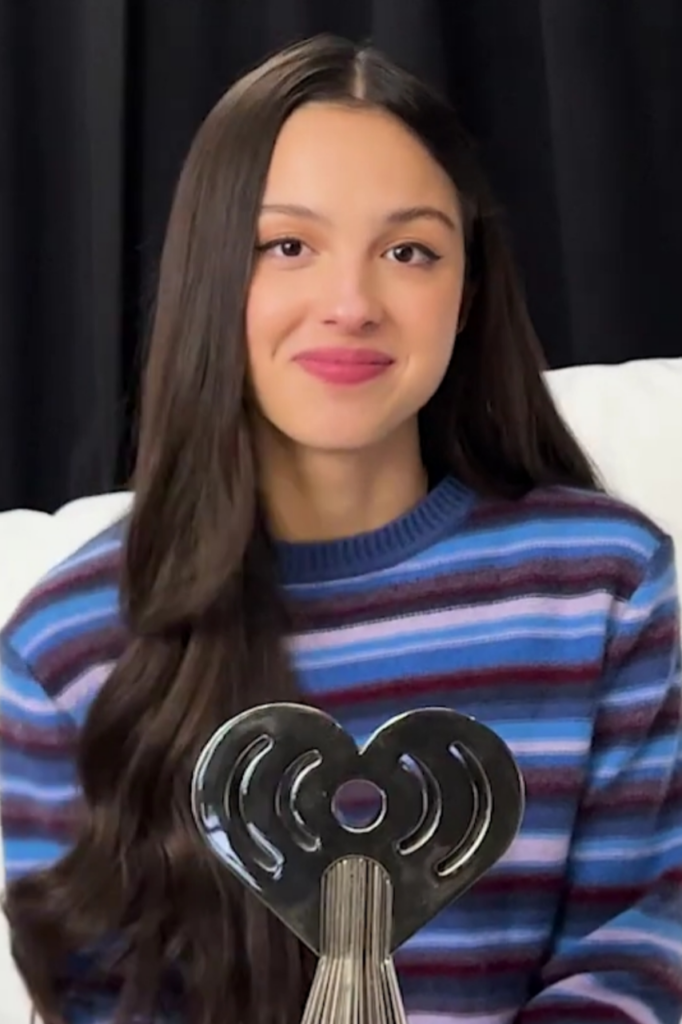 Olivia Rodrigo Tour Makeup Look